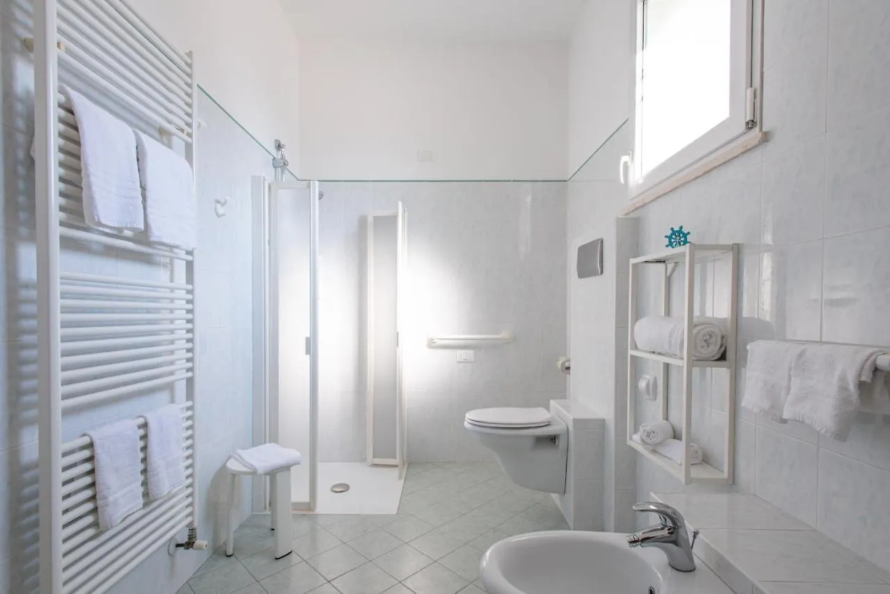 Residence Saturnia Riccione 3*,