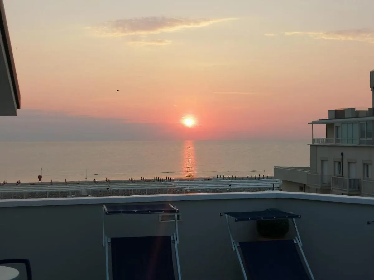 Residence Saturnia Riccione 3*,